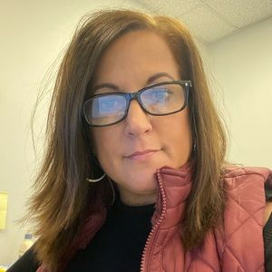 Meet your Posher, Debbie